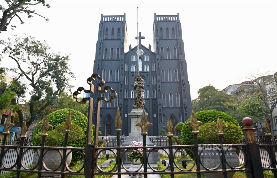 St. Joseph's Cathedral Hanoi-outside