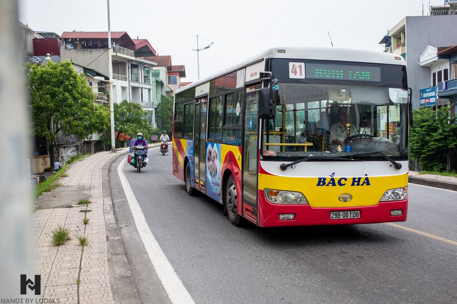Bus to getting around Hanoi 