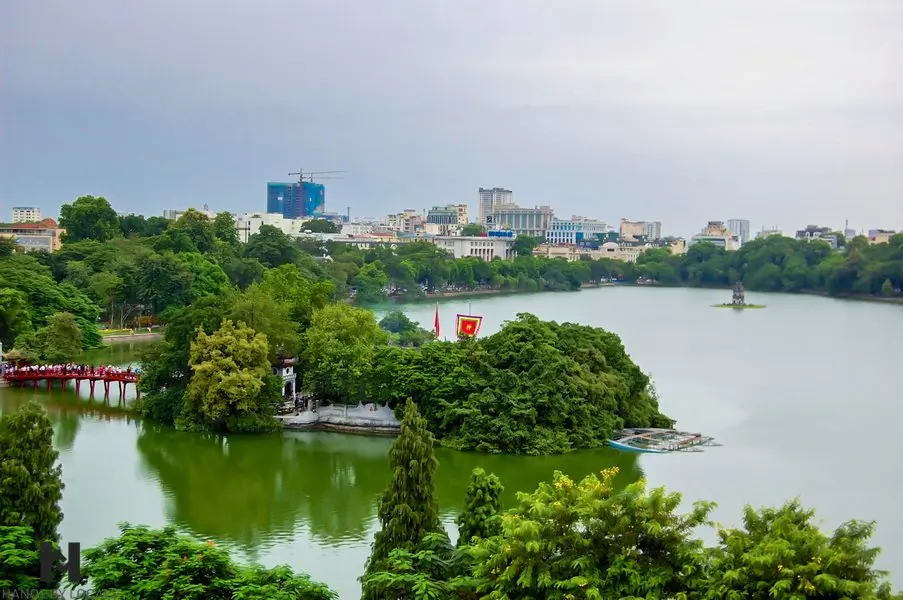 5 unique ways to experience Hanoi city tour 19 Hoan Kiem lake