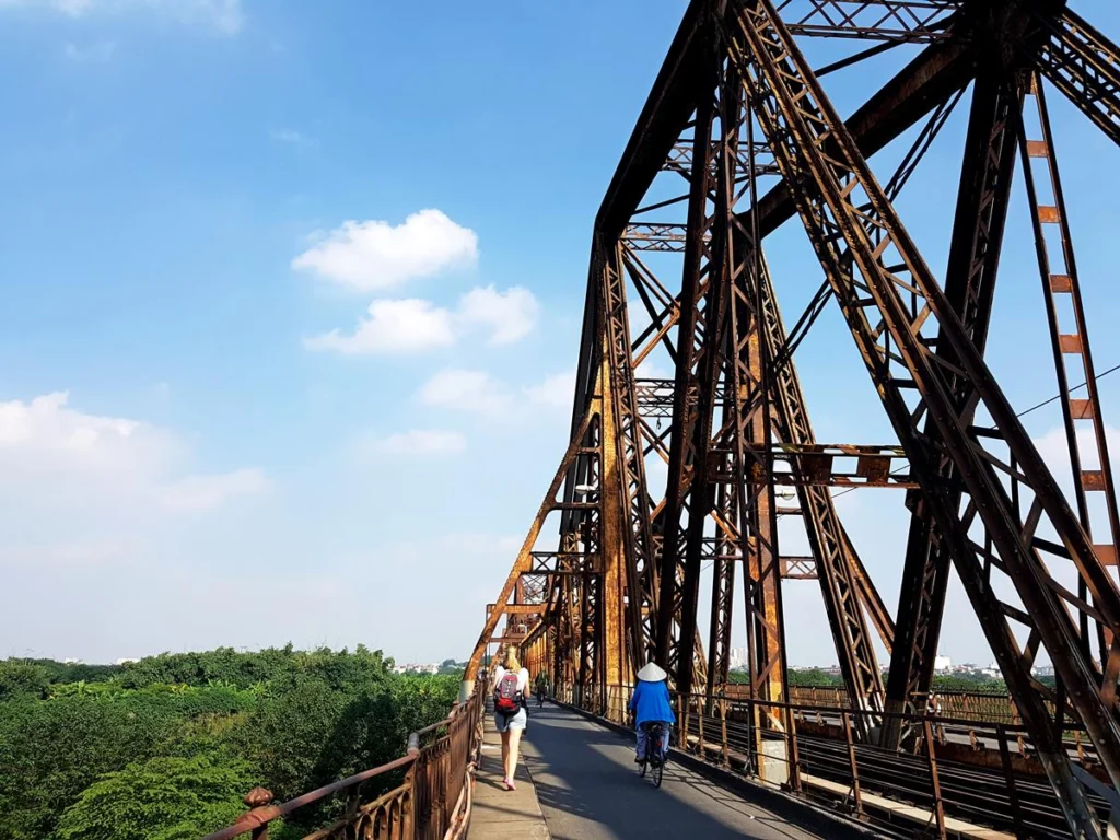 10+ well-known tourist attractions in Hanoi city 18 Long Bien bridge