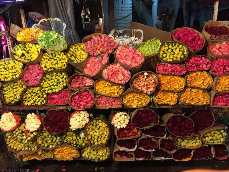 10+ well-known tourist attractions in Hanoi city 23 Quang Ba flower market