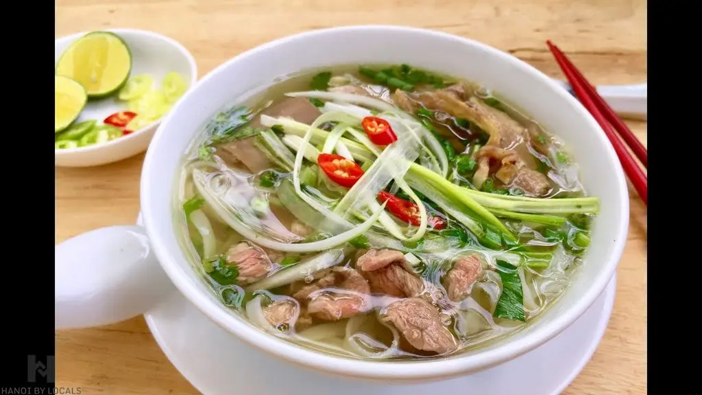How to choose the best Hanoi Street Food tour? 33 Noodle with beef