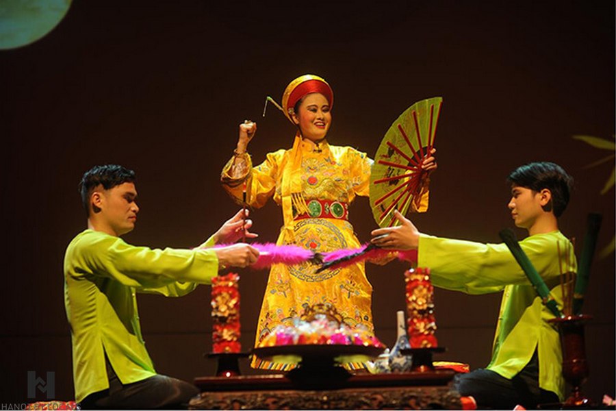 Tu Phu show in Hanoi 