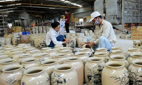 Bat Trang ceramic village Motorbike Tour [Half day]