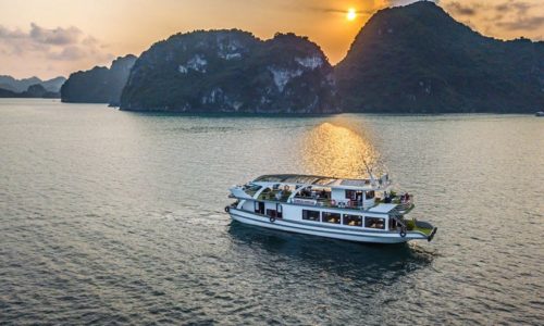 Halong Bay one day tour [Small group] with transfer from Hanoi