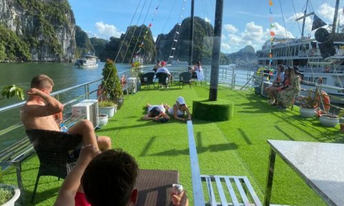 Halong Bay one day tour with transfer from Hanoi [Budget cruise]