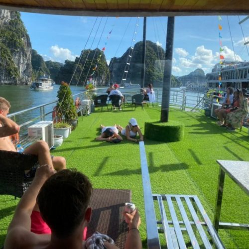 Halong Bay one day tour with transfer from Hanoi [Budget cruise]