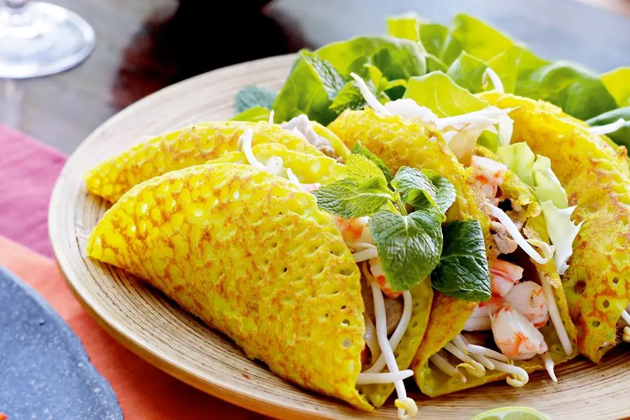 How to choose the best Hanoi Street Food tour? 28 Banh Xeo - Savoury Pancakes