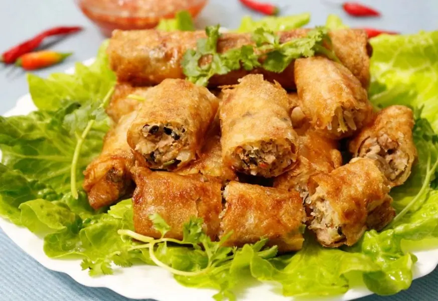 How to choose the best Hanoi Street Food tour? 25 Nem - Spring roll