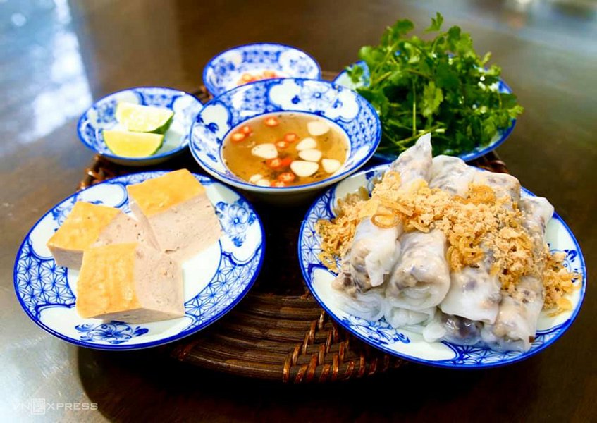 Steamed rice rolls of Hanoi 