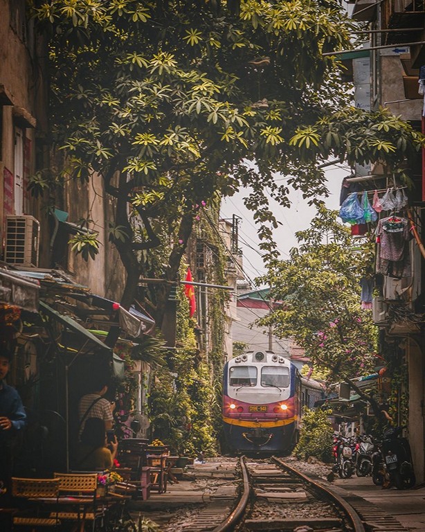 Hanoi train street 