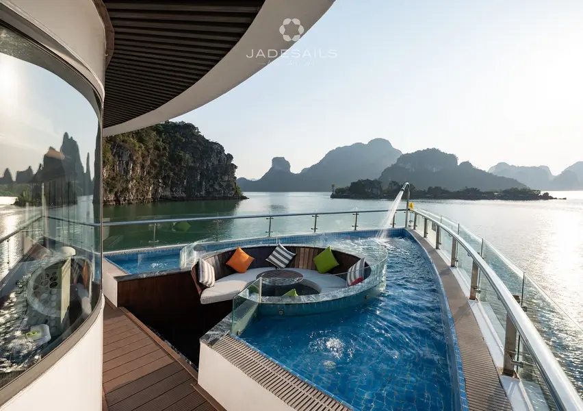 swimming pool on Jade Sails