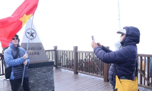 Sapa 2 days 1 night tour: HANOI – CATCAT – FANSIPAN