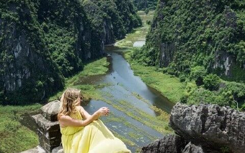 Ninh Binh 1 day tour [Hang Mua-Tam Coc-Hoa Lu ] the best choice !
