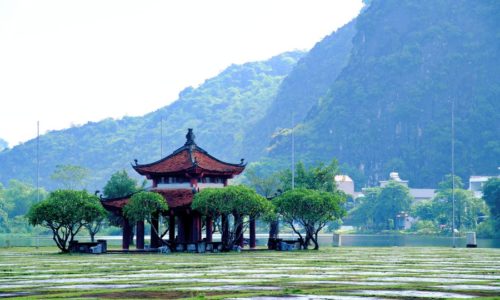 Ninh binh day trip from Hanoi [Tam Coc – Local Farmer’s House – Cycling –  Hoa Lu]