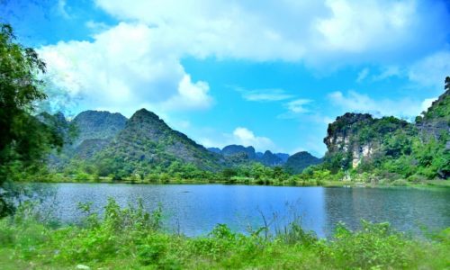 Ninh binh day trip from Hanoi [Tam Coc – Local Farmer’s House – Cycling –  Hoa Lu]