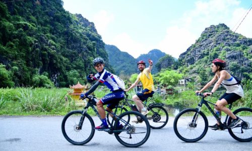 Ninh binh day trip from Hanoi [Tam Coc – Local Farmer’s House – Cycling –  Hoa Lu]