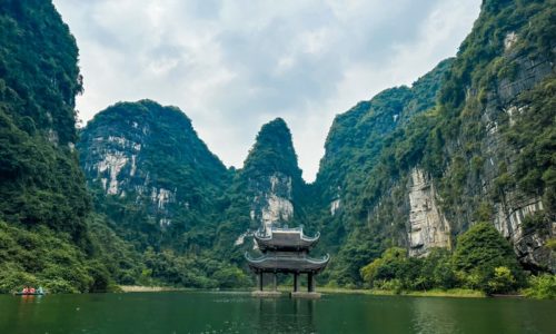 [Ninh binh tour] 1 day : Bich Dong – Local Farmer’s House – Cycling –  Trang An