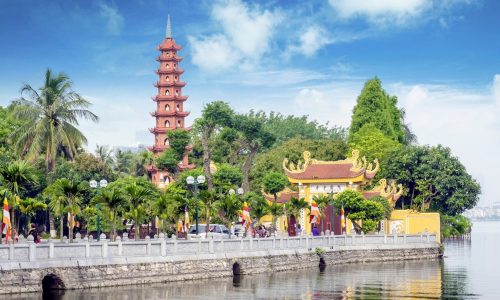 Tran Quoc Pagoda in Hanoi: Photos and travel guide