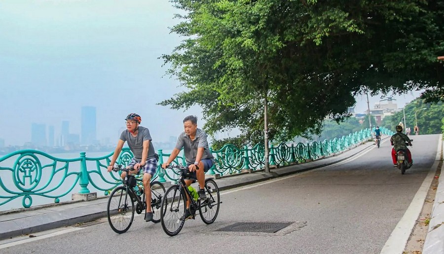 West lake Hanoi Vietnam- Photos and Travel Guide
