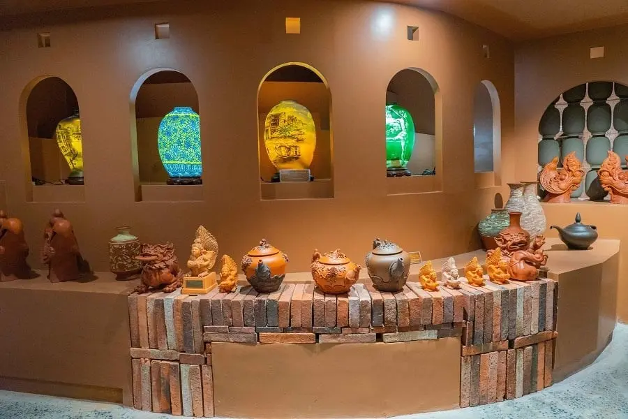 5 unique ways to experience Hanoi city tour 16 Bat Trang Pottery Village