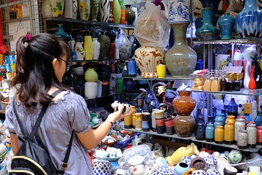 Bat Trang Pottery Village-shopping