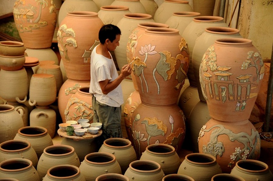 Bat Trang Pottery Village-artists