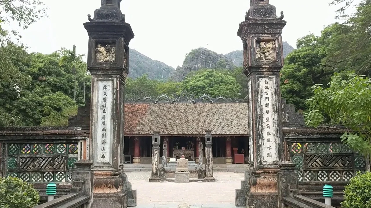 Hoa Lu Ninh Binh- Dinh Tien Hoang temple