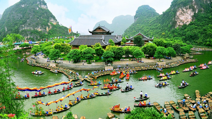 Hoa Lu Ninh Binh – Photos and Travel guides