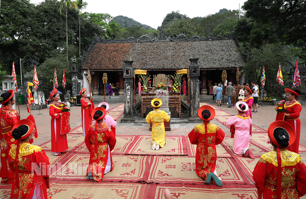 Hoa Lu Ninh Binh- Festival