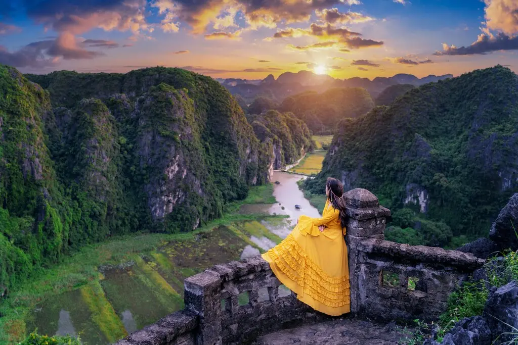 Mua Cave - The Essence of Ninh Binh's Beauty 18 Renting some maxi dress for taking photos