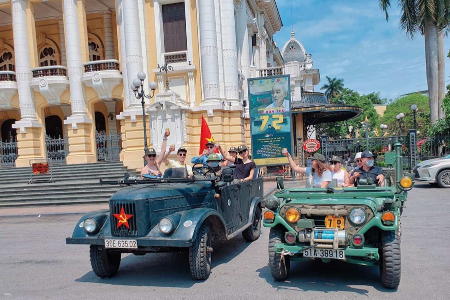 City Tour Hanoi By Jeep