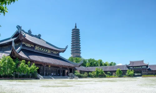 Hanoi – Bai Dinh – Jeep Tour- Mua Cave (1 Day)