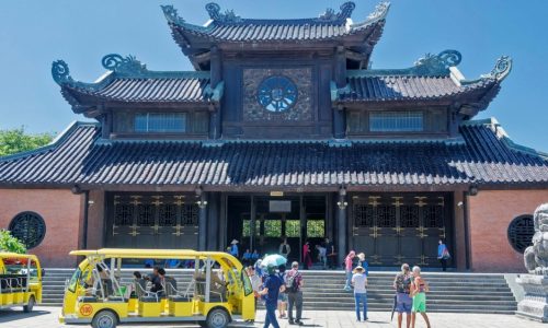 Hanoi – Bai Dinh – Jeep Tour- Mua Cave (1 Day)