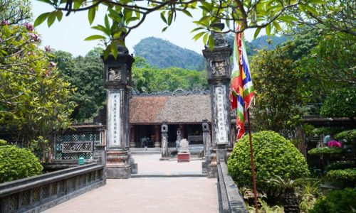 Hanoi – Bai Dinh – Jeep Tour- Mua Cave (1 Day)