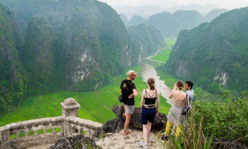 Hanoi – Bai Dinh – Jeep Tour- Mua Cave (1 Day)