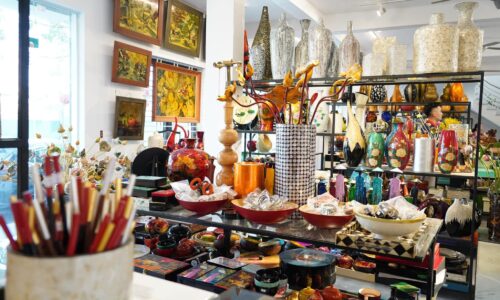 Full Day Tour: Incense Village, Hat-Making & Lacquer Art