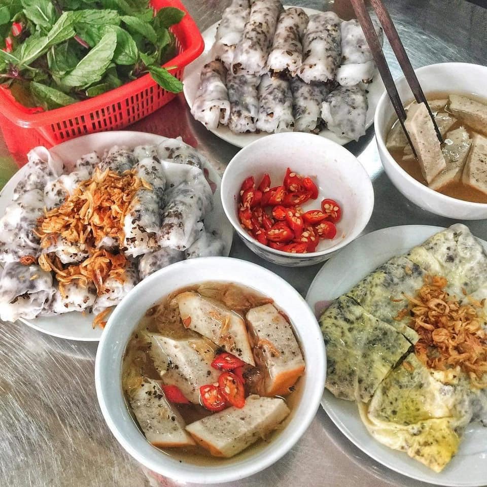Discover Best “Bánh Cuốn” in Hanoi Old Quarter 15 Bánh cuốn in Hanoi is a must-try dish