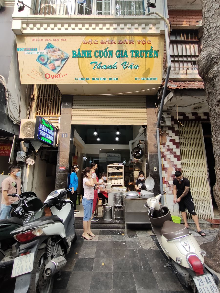 Discover Best “Bánh Cuốn” in Hanoi Old Quarter 26 Bánh Cuốn Thanh Vân