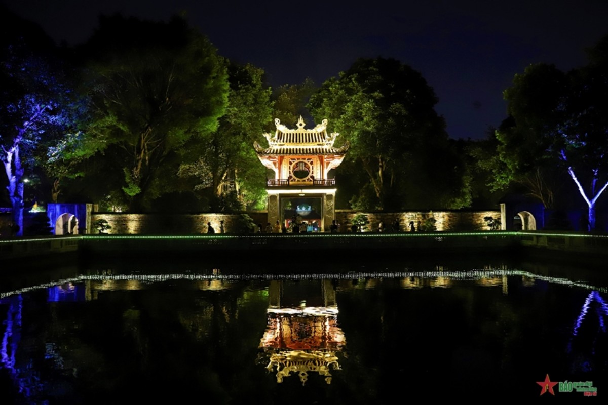 Night Tour of the Temple of Literature - The Essence of Confucian Learning Through 3D Mapping Technology 7 Night Tour of the Temple of Literature - The Essence of Confucian Learning Through 3D Mapping Technology