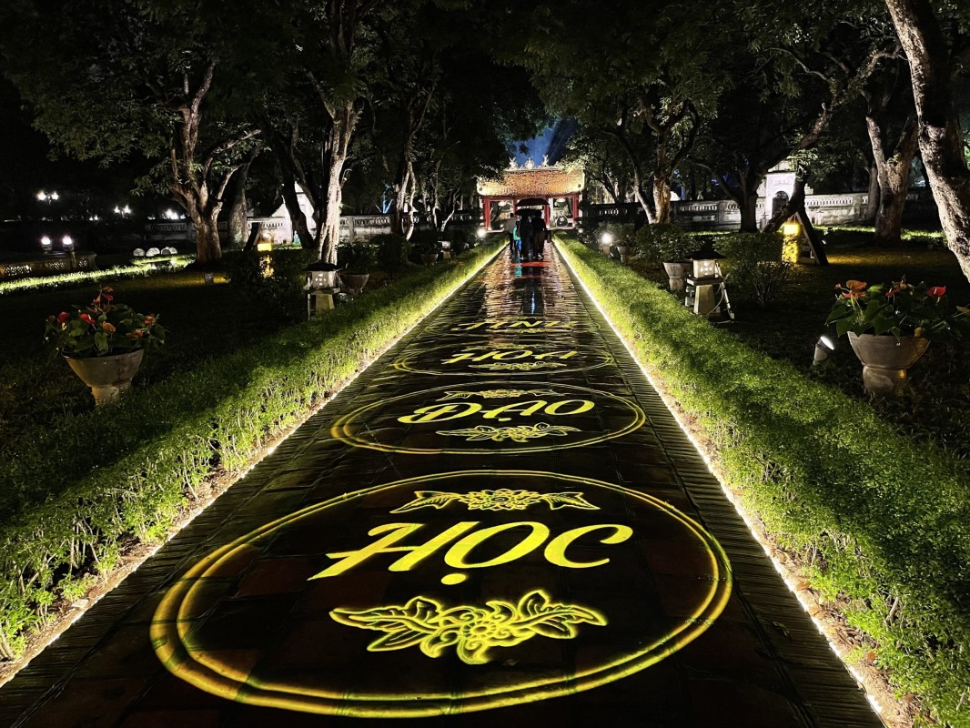 Night Tour of the Temple of Literature - The Essence of Confucian Learning Through 3D Mapping Technology 10 Entrance Area: The First Step of Exploration