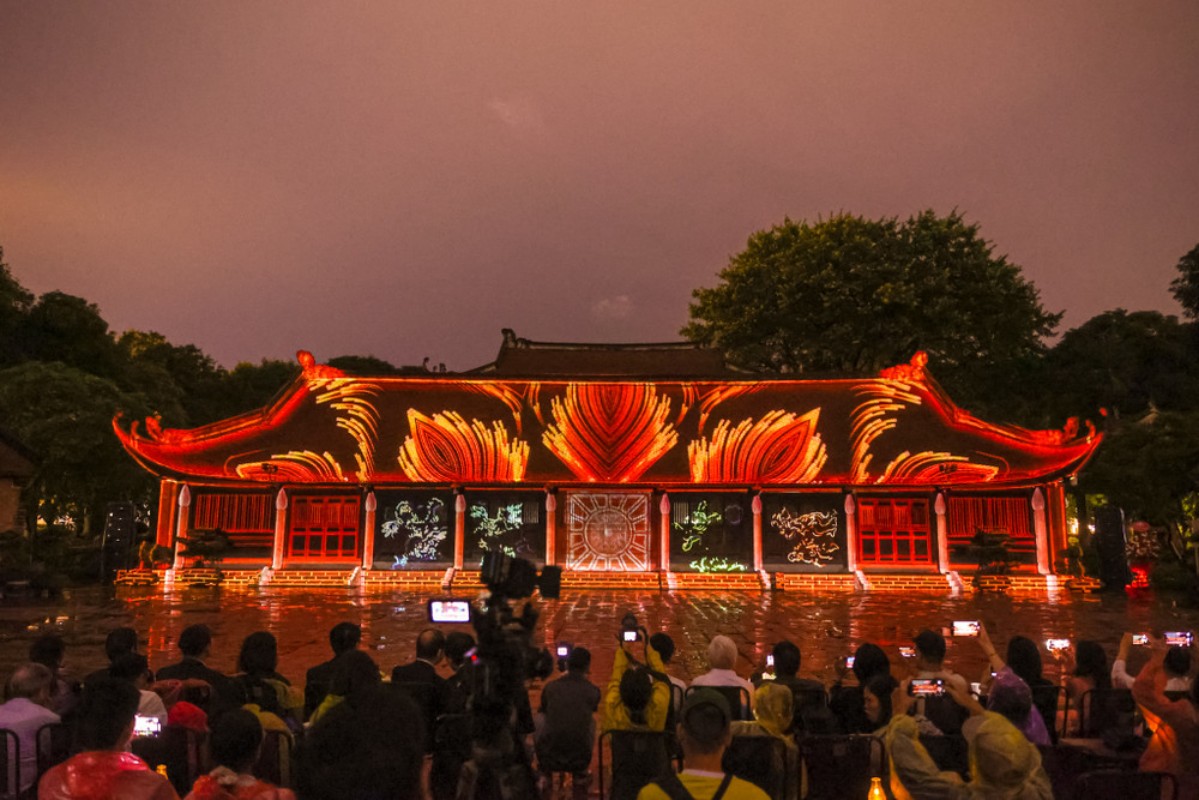 Night Tour of the Temple of Literature - The Essence of Confucian Learning Through 3D Mapping Technology 8 The Nighttime Atmosphere of the Temple of Literature: A Magical Canvas