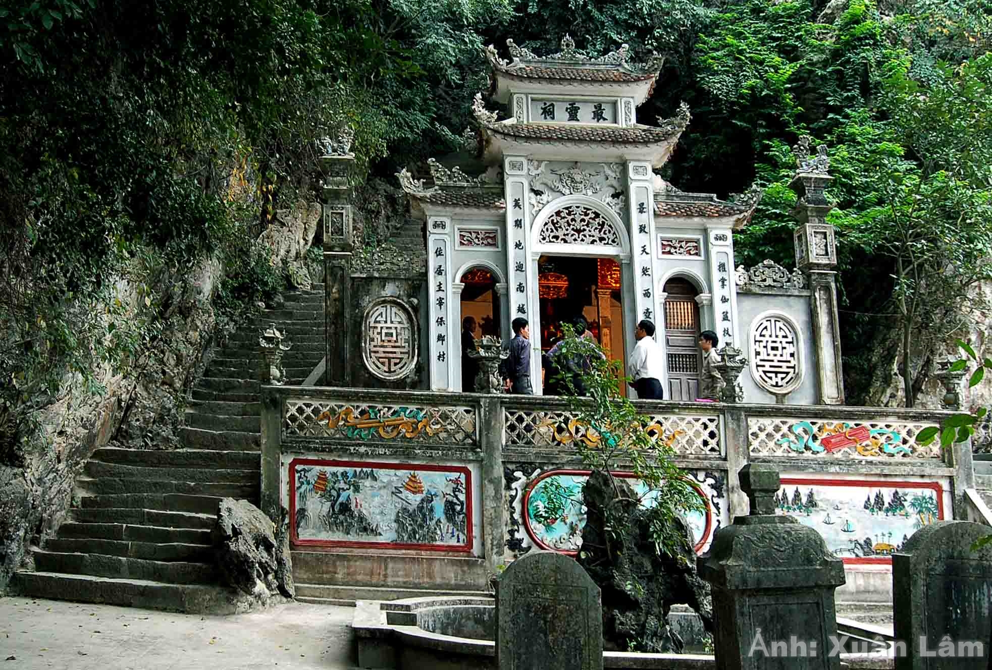 TOP 10 Beautiful Pagodas in Ninh Binh 20 Dich Long Pagoda