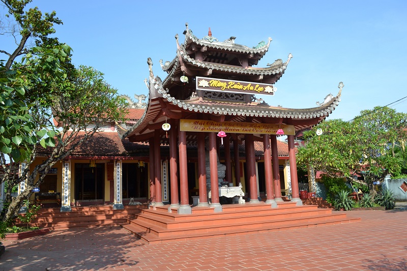 TOP 10 Beautiful Pagodas in Ninh Binh 21 Dau Long Pagoda
