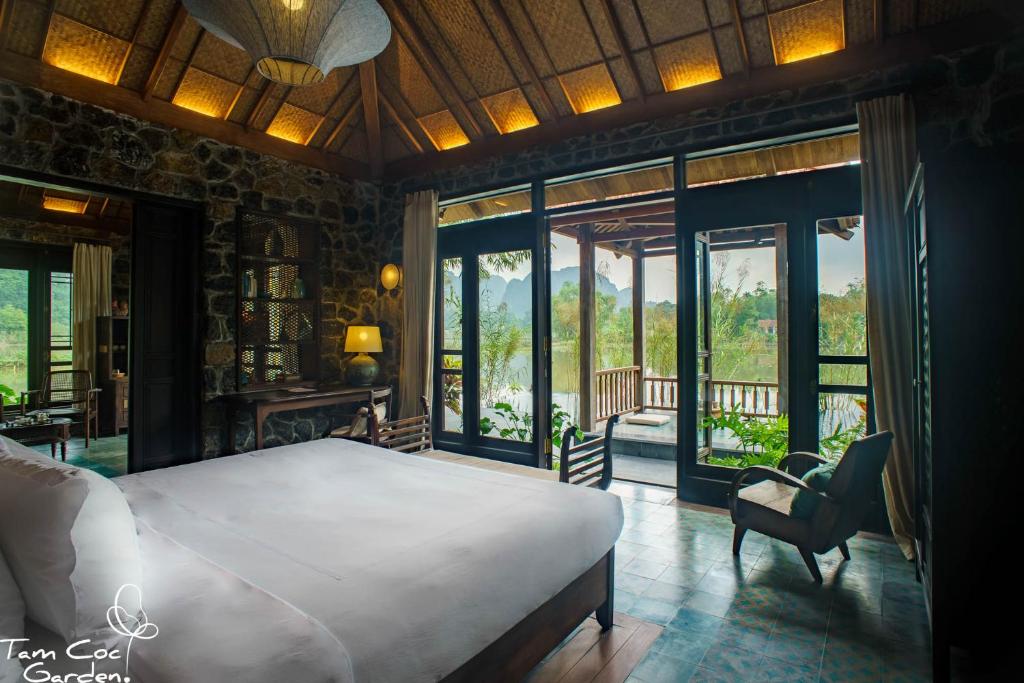TOP 4 Most Beautiful Resorts in Tam Coc, Ninh Binh 20 Tam Coc Garden – A Vietnamese Architectural Resort Close to Nature