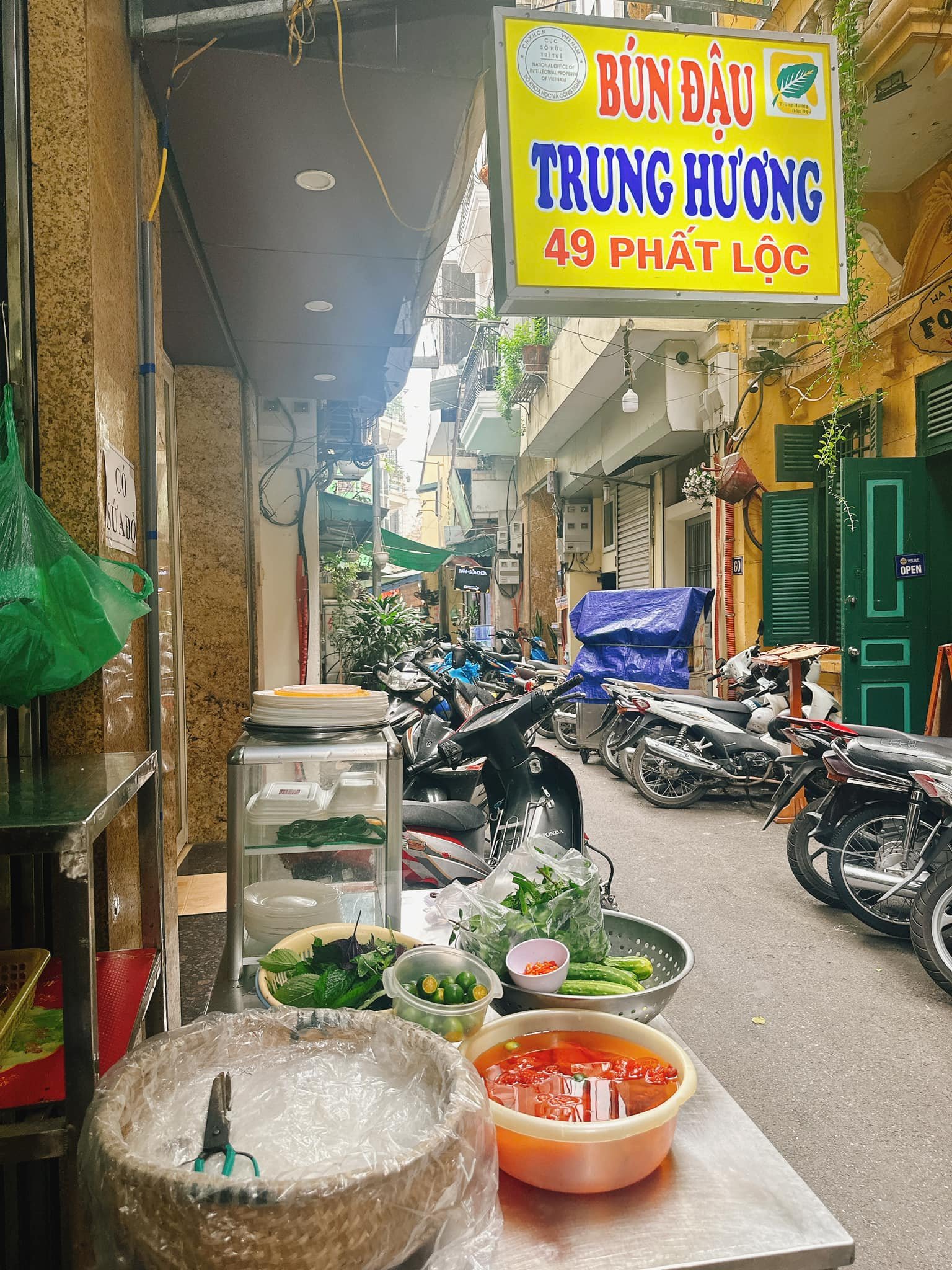 Hanoi Cuisine: Bun Dau Mam Tom - A Simple and Flavorful Vietnamese Dish 11 Bun Dau Trung Huong
