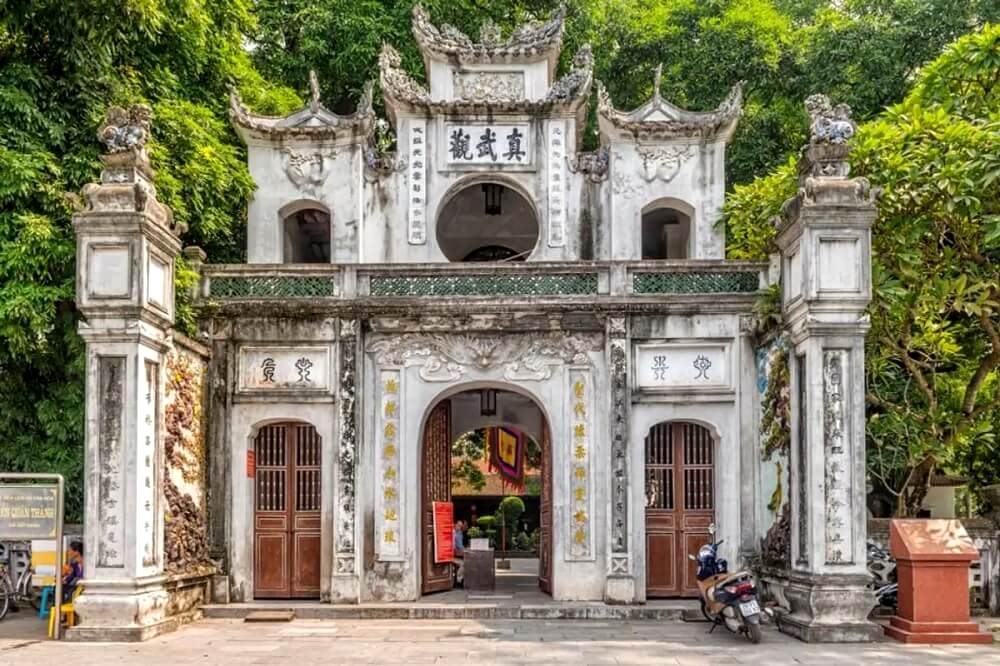Discover the "Bell of Trấn Vũ" Night Tour - A Journey Back to Cultural Heritage 7 Bell Of Tran Vu