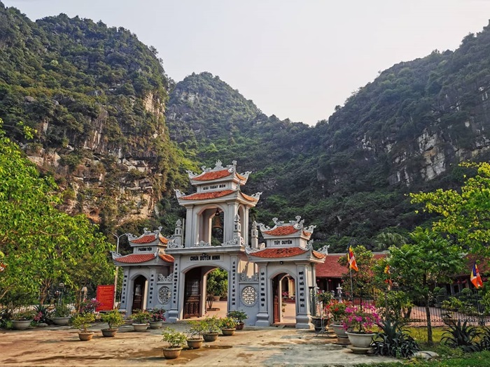 TOP 10 Beautiful Pagodas in Ninh Binh 15 Duyen Ninh Pagoda