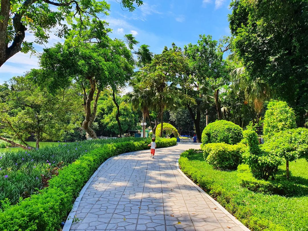 Discover the Best Parks in Hanoi: Beauty and Space Combined 14 Thu Le Park