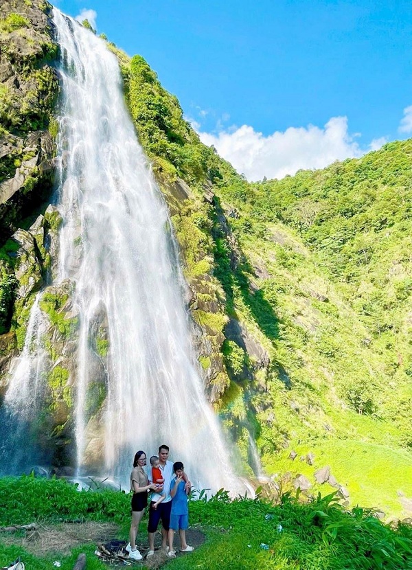 Tac Tinh Waterfall, Lai Chau